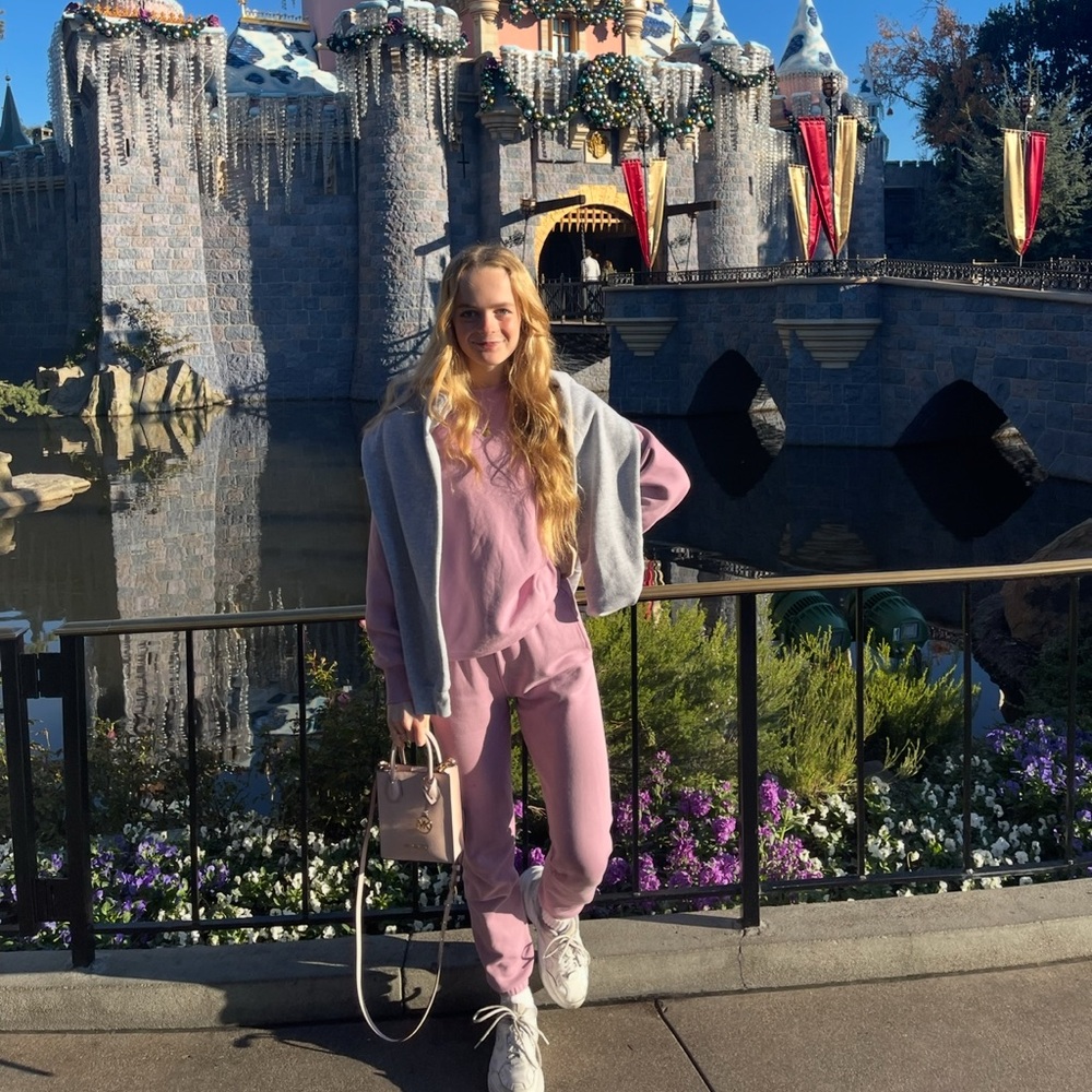 Aritzia TNA Pale Purple Joggers and Sweatshirt